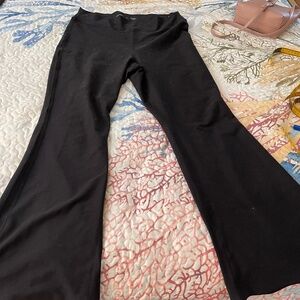 Black ladies Old Navy extra high rise flare Spandex pants. Size XL.